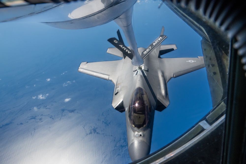 Air Force soars over Disney World for Fourth of July