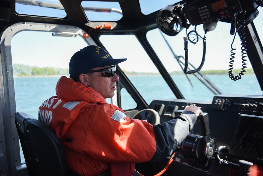 Coast Guard reserve members conduct boat crew training