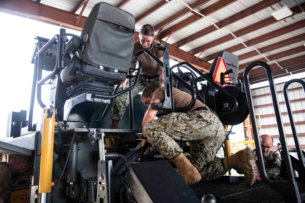 DVIDS - Images - NMCB 133 Conducts Homeport Operations [Image 3 of 5]