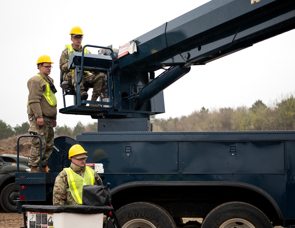 210th Engineering Installation Squadron Train at Camp Ripley