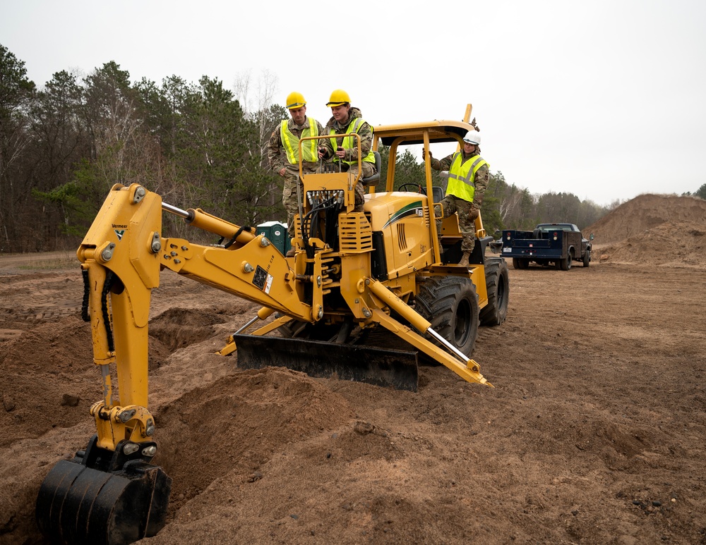 210th Engineering Installation Squadron Train at Camp Ripley