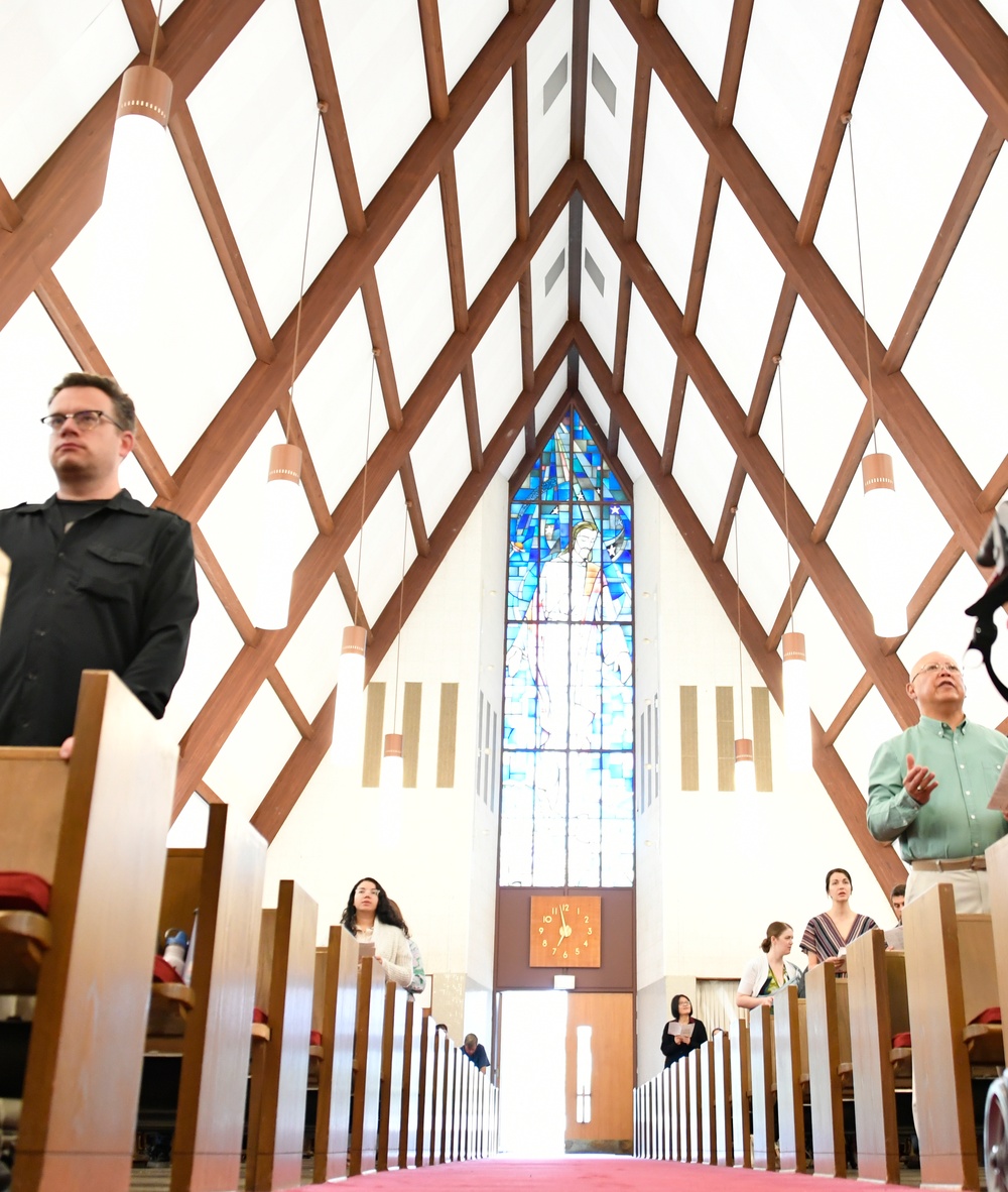 Point Mugu Chapel Holds Services After 9-Year Hiatus