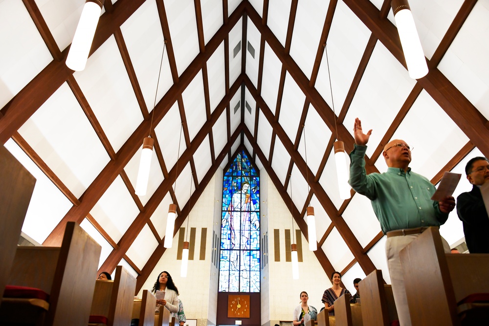 Point Mugu Chapel Holds Services After 9-Year Hiatus