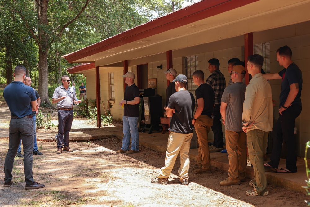 Brig. Gen. Clark visits 4th MARDIV Marines during Raven Exercise 6-23