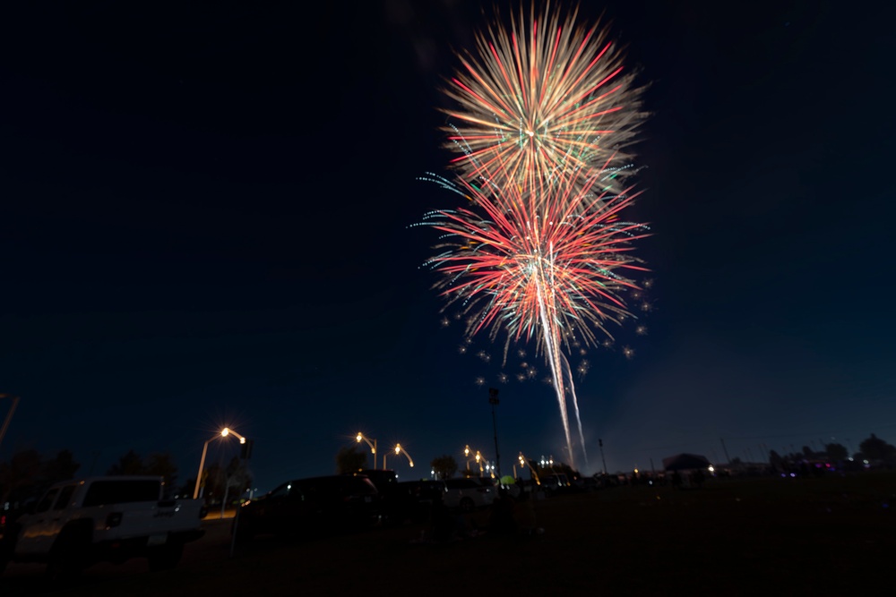 DVIDS - Images - Bliss Independence Day celebration ‘Pop Goes the Fort ...