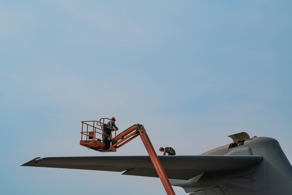 Team Charleston Maintainers prepare C-17 for Mobility Guardian 2023