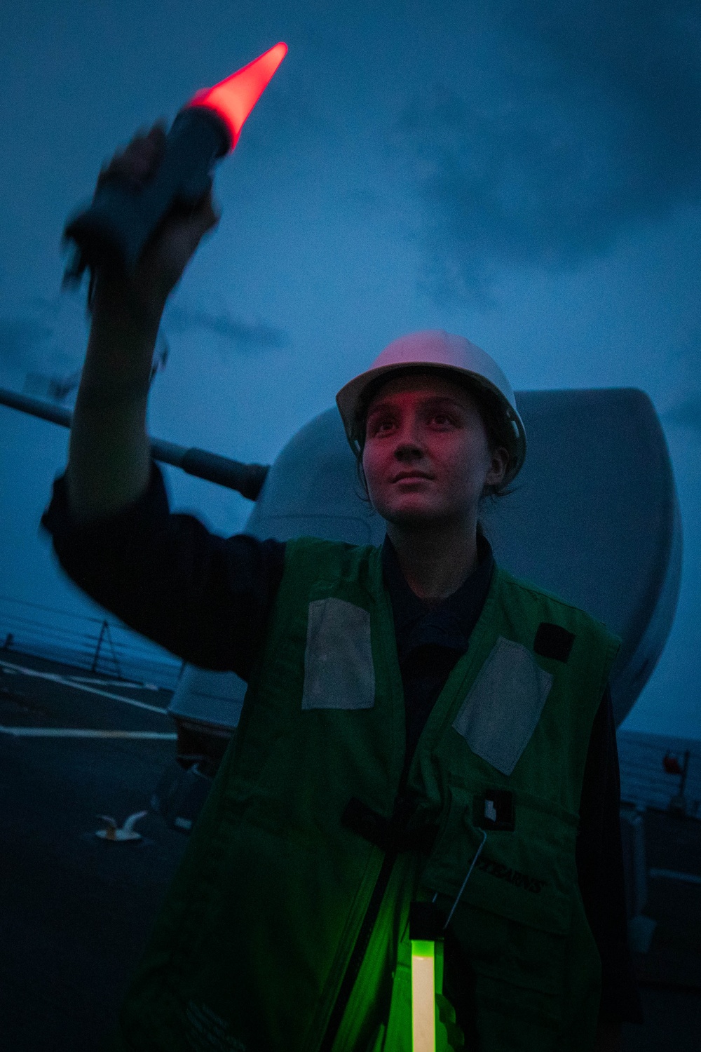 USS Carney (DDG 64) Conducts RAS with USNS John Lenthall (T-AO 189)