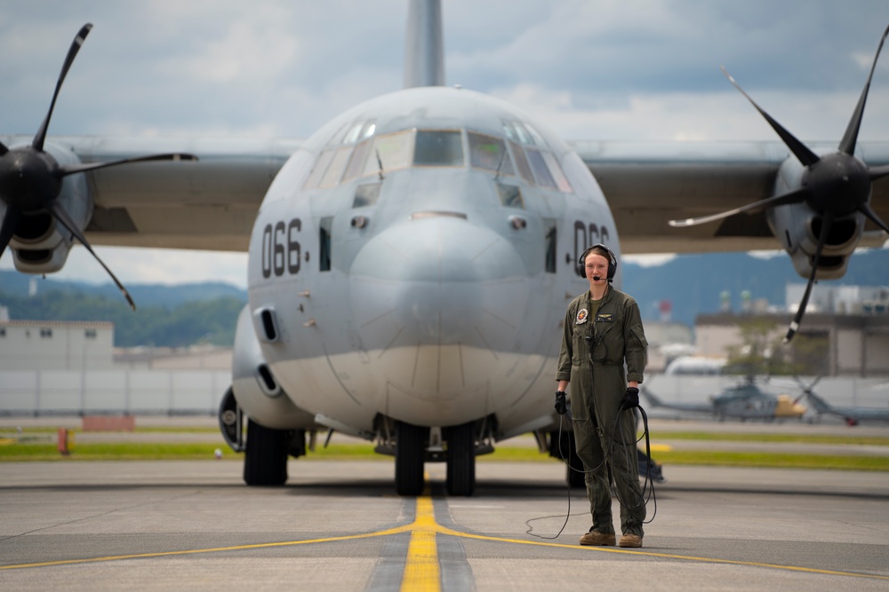 DVIDS - Images - VMGR-152 Conducts HIRAIN Movement To Iwo Jima [Image 3 ...