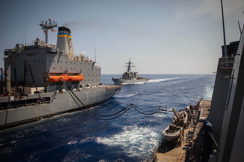 USS Carney (DDG 64) Conducts RAS with USNS John Lenthall (T-AO 189)