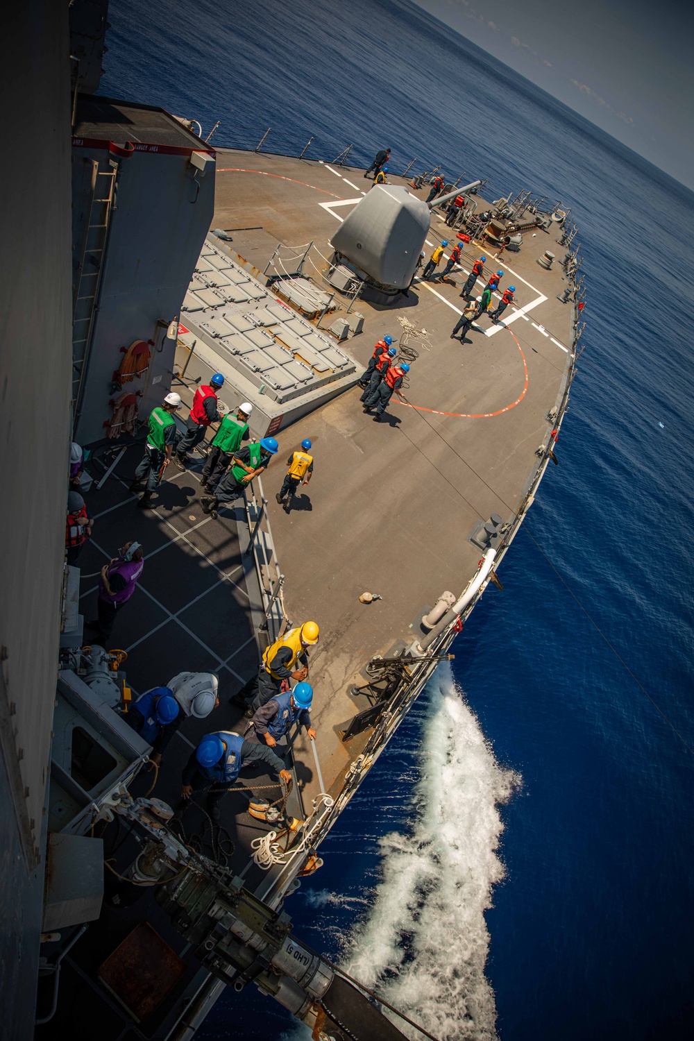 USS Carney (DDG 64) Conducts RAS with USNS John Lenthall (T-AO 189)