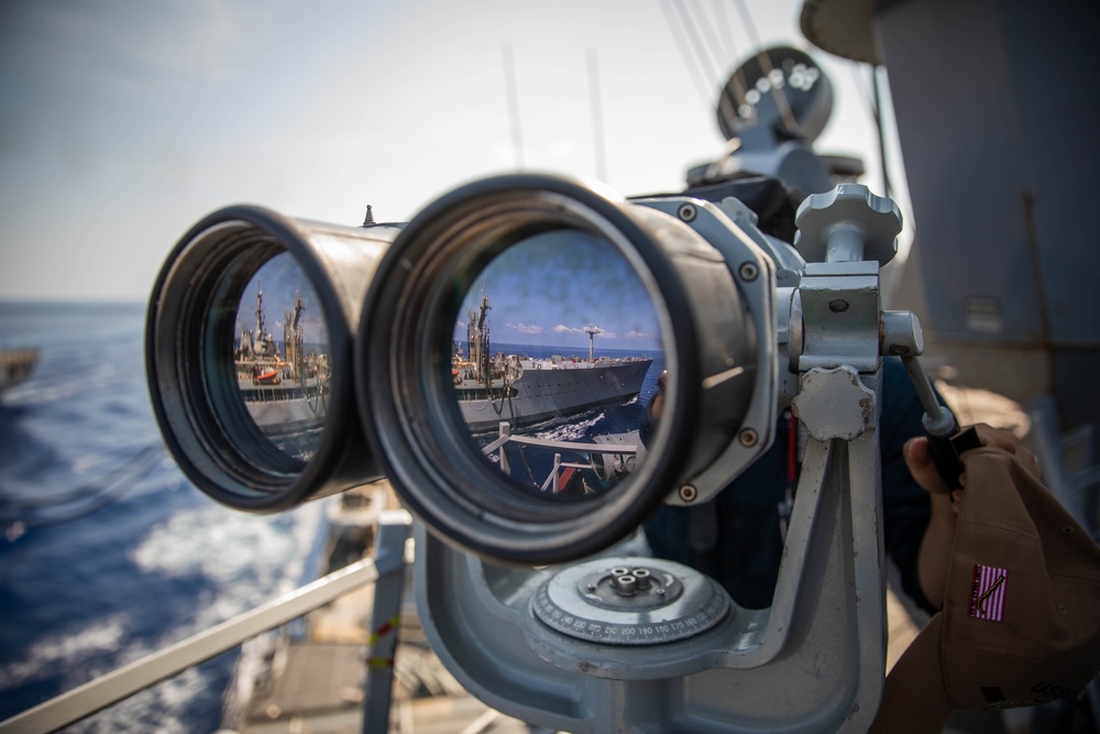 USS Carney (DDG 64) Conducts RAS with USNS John Lenthall (T-AO 189)