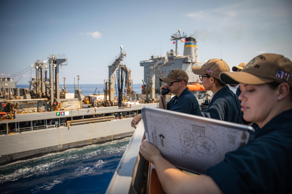 USS Carney (DDG 64) Conducts RAS with USNS John Lenthall (T-AO 189)