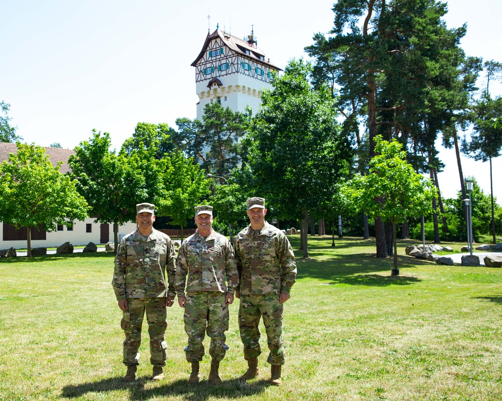 Gen. Cavoli and Lt. Gen. Aguto meet with 7th ATC commander for battlefield circulation