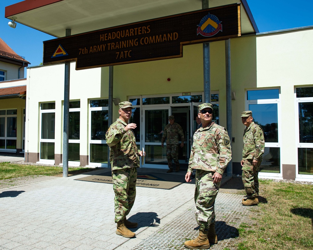 Gen. Cavoli and Lt. Gen. Aguto meet with 7th ATC commander for battlefield circulation