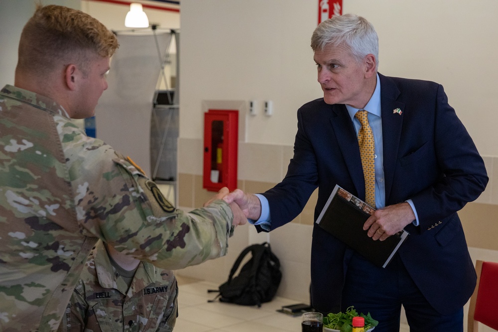 U.S. Senators visit SETAF