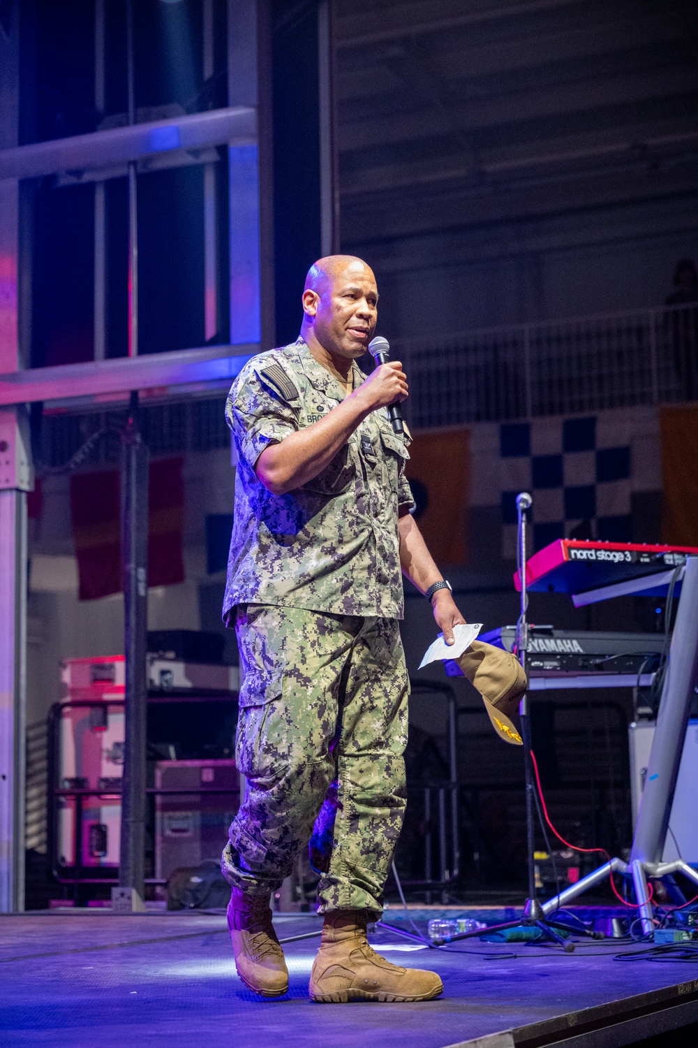 LT Dan Band Performs at Recruit Training Command