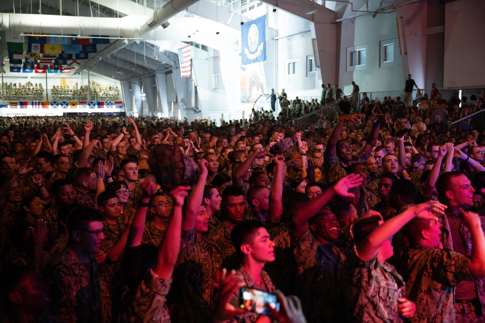 LT Dan Band Performs at Recruit Training Command