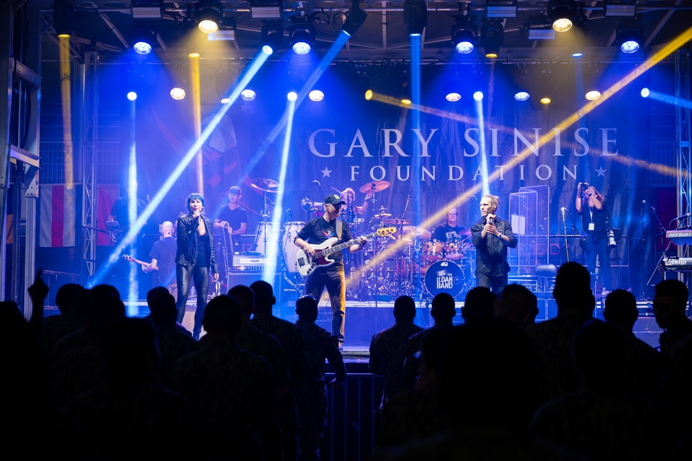 LT Dan Band Performs at Recruit Training Command