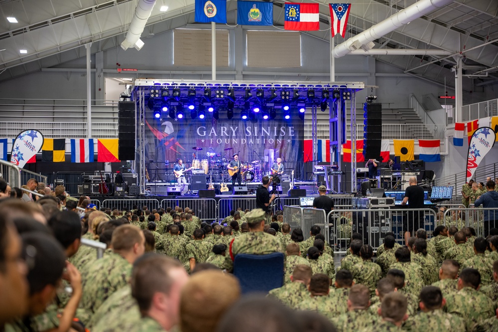 LT Dan Band Performs at Recruit Training Command