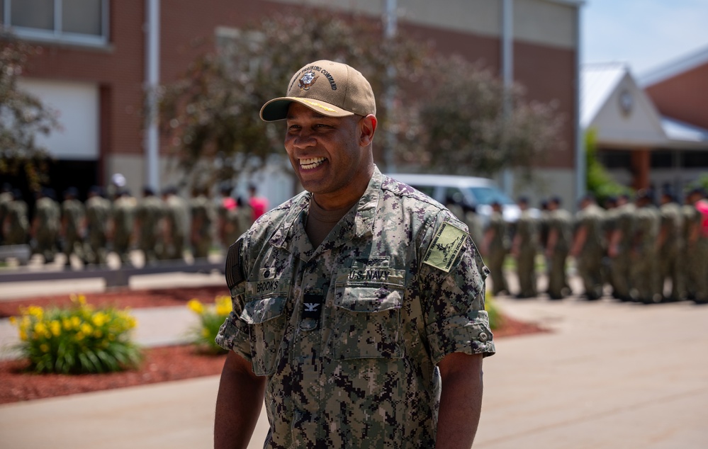 LT Dan Band Performs at Recruit Training Command