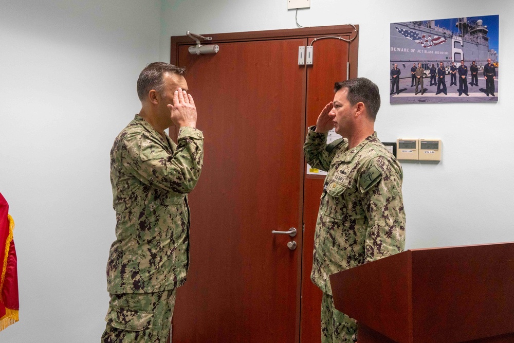 DESTROYER SQUADRON 7 HOLDS CHANGE OF COMMAND CEREMONY