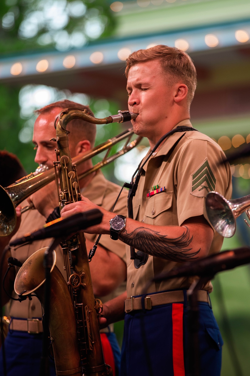 1st MARDIV Band performs at Disneyland for Independence Day