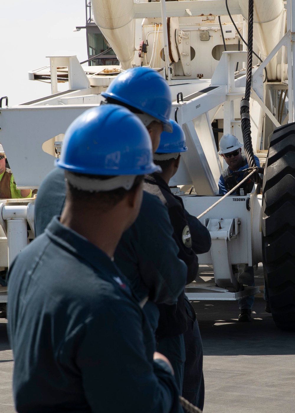 A/S 32A-36 Amphibious Assault Crash Crane Offload Aboard Tripoli