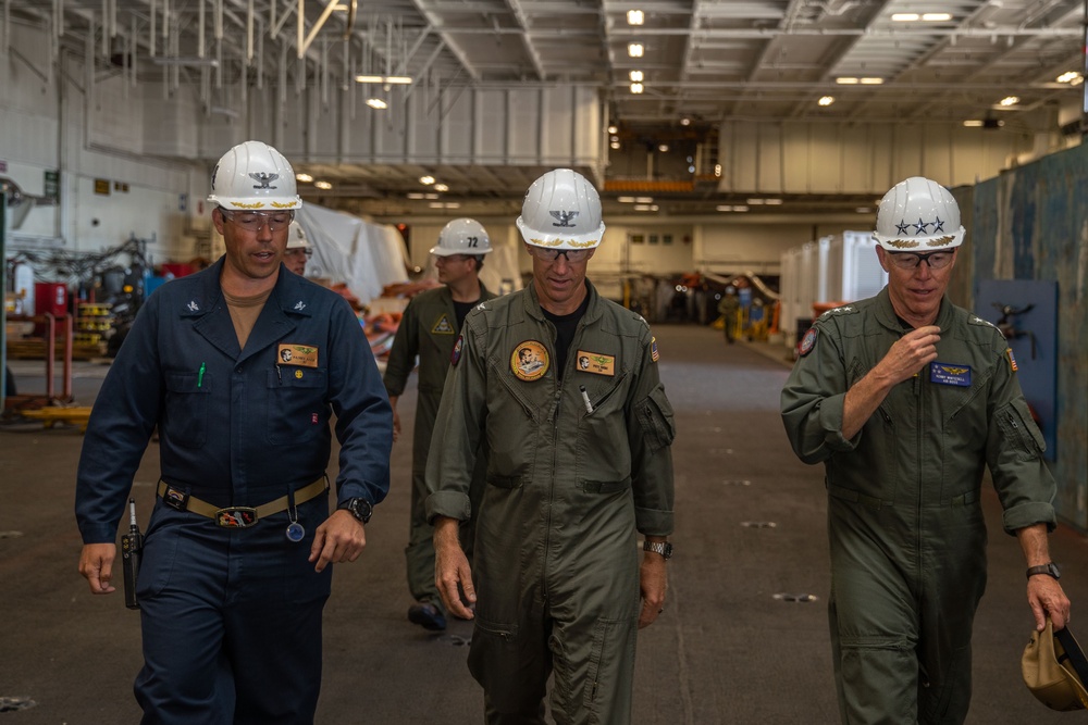 Vice Admiral Whitesell observes MRTS aboard USS Abraham Lincoln