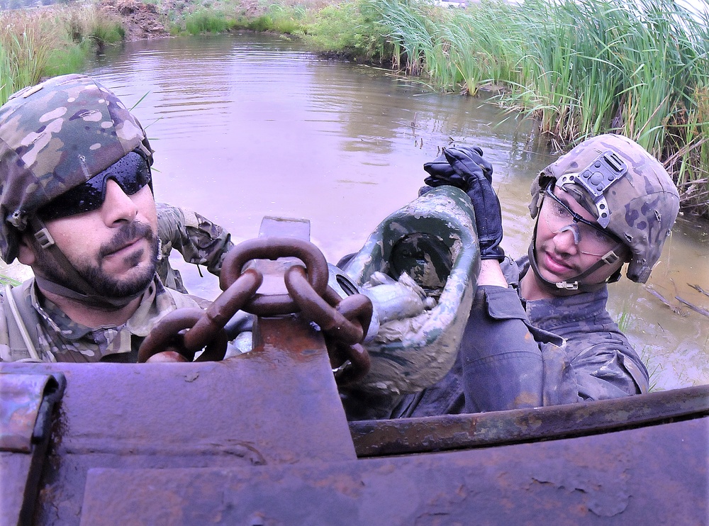 Course teaches students to recover vehicles despite conditions