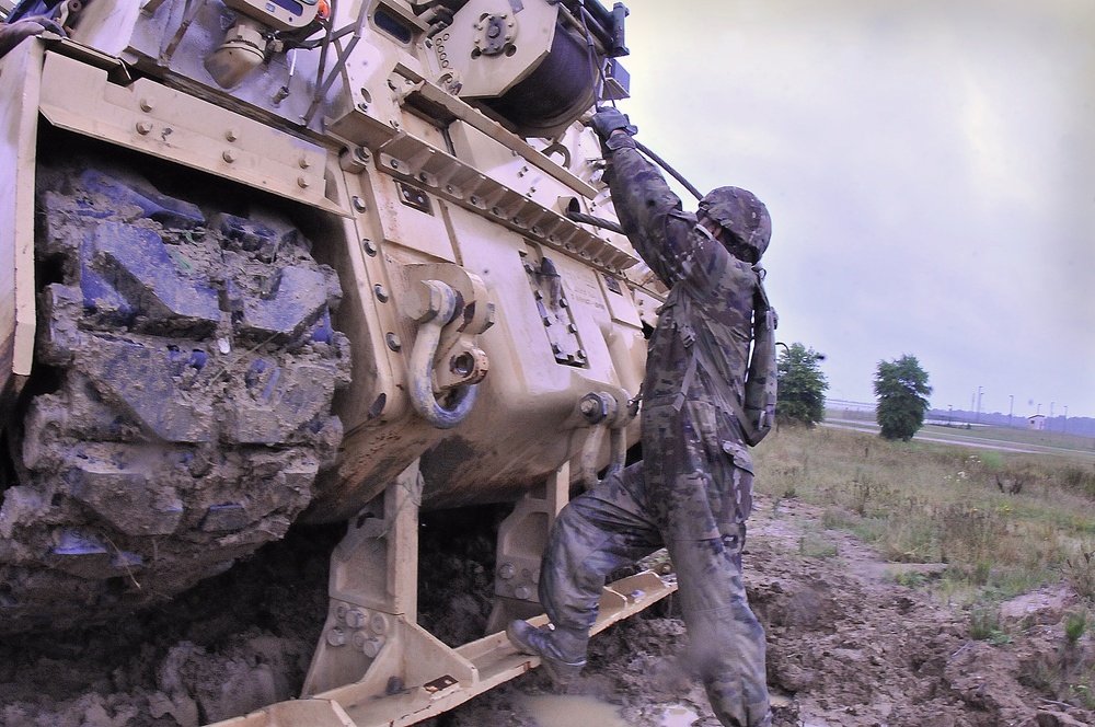 Course teaches students to recover vehicles despite conditions