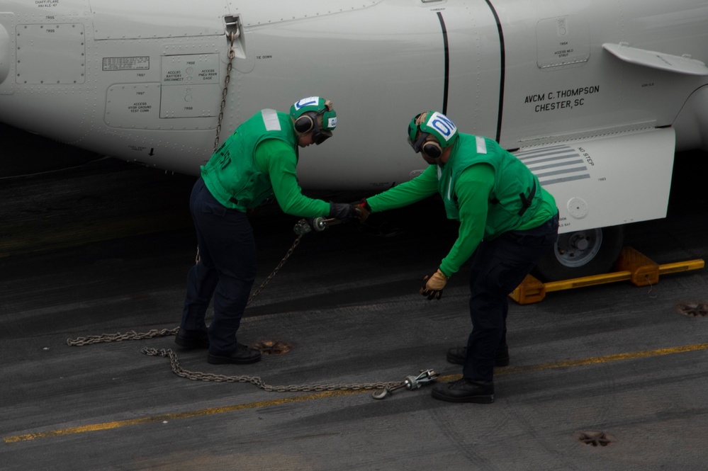 USS Carl Vinson (CVN 70) Conducts Flight Operations