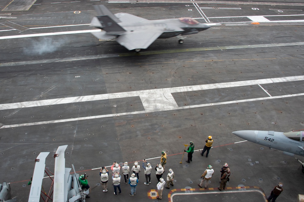 USS Carl Vinson (CVN 70) Conducts Flight Operations