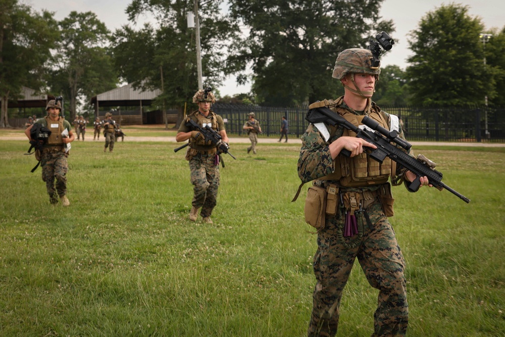 4th MARDIV Marines rehearse for simulated raid during Raven Exercise 6-23