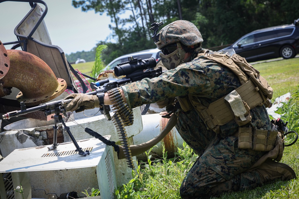 4th MARDIV Marines execute simulated raid during Raven Exercise 6-23