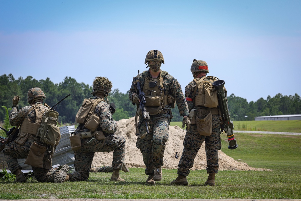 4th MARDIV Marines execute simulated raid during Raven Exercise 6-23