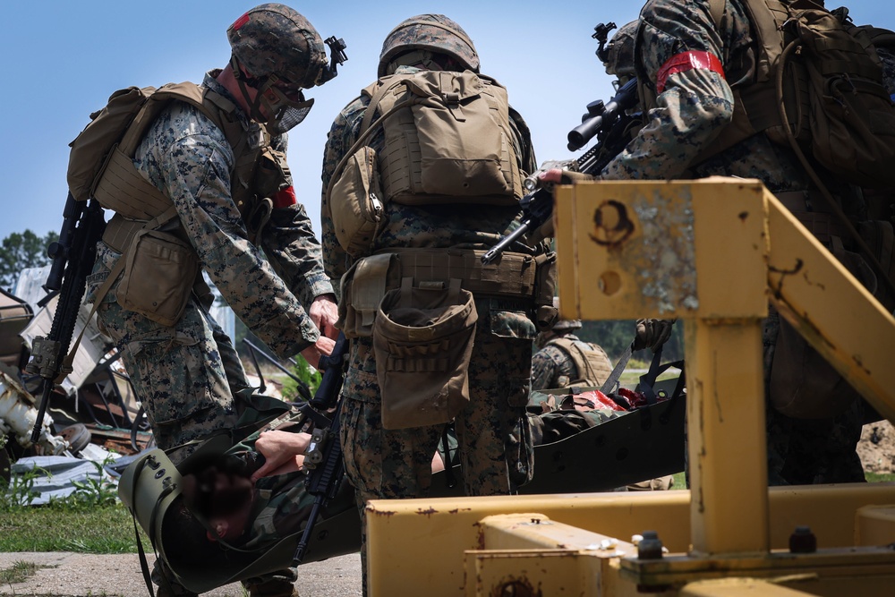 4th MARDIV Marines execute simulated raid during Raven Exercise 6-23