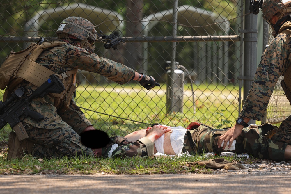 4th MARDIV Marines execute simulated raid during Raven Exercise 6-23