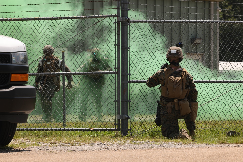 4th MARDIV Marines execute simulated raid during Raven Exercise 6-23