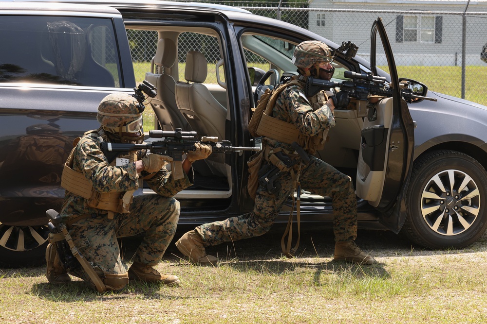 4th MARDIV Marines execute simulated raid during Raven Exercise 6-23