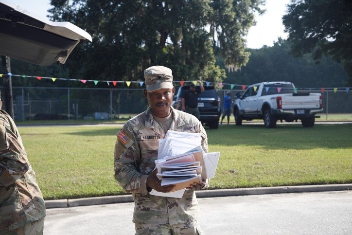 Third Division Sustainment Brigade Soldiers assist in Annual Back-to-School Rally