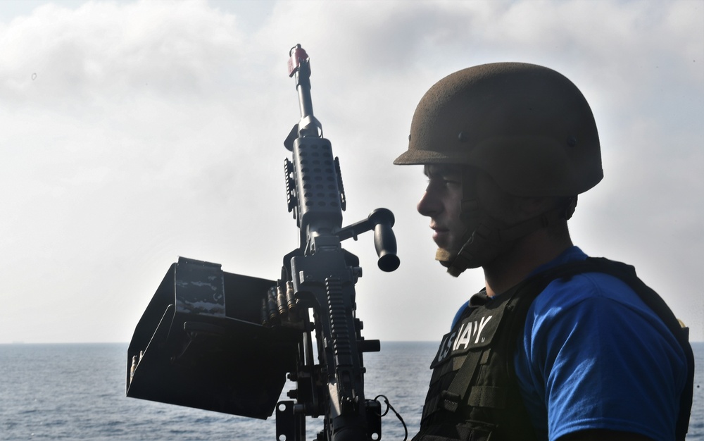 USS Mason (DDG 87) Participates in a Simulated Strait Transit