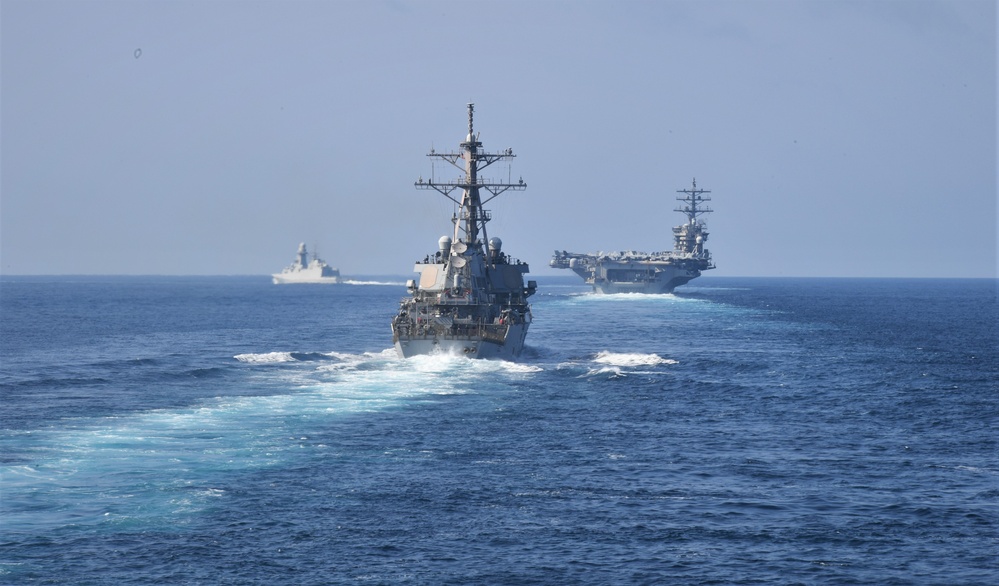 USS Mason (DDG 87) Participates in a Simulated Strait Transit