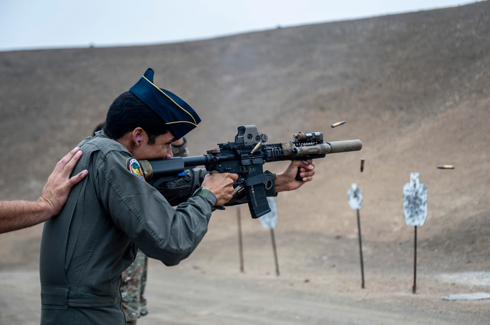 Resolute Sentinel Leadership Receive Special Forces Demonstration