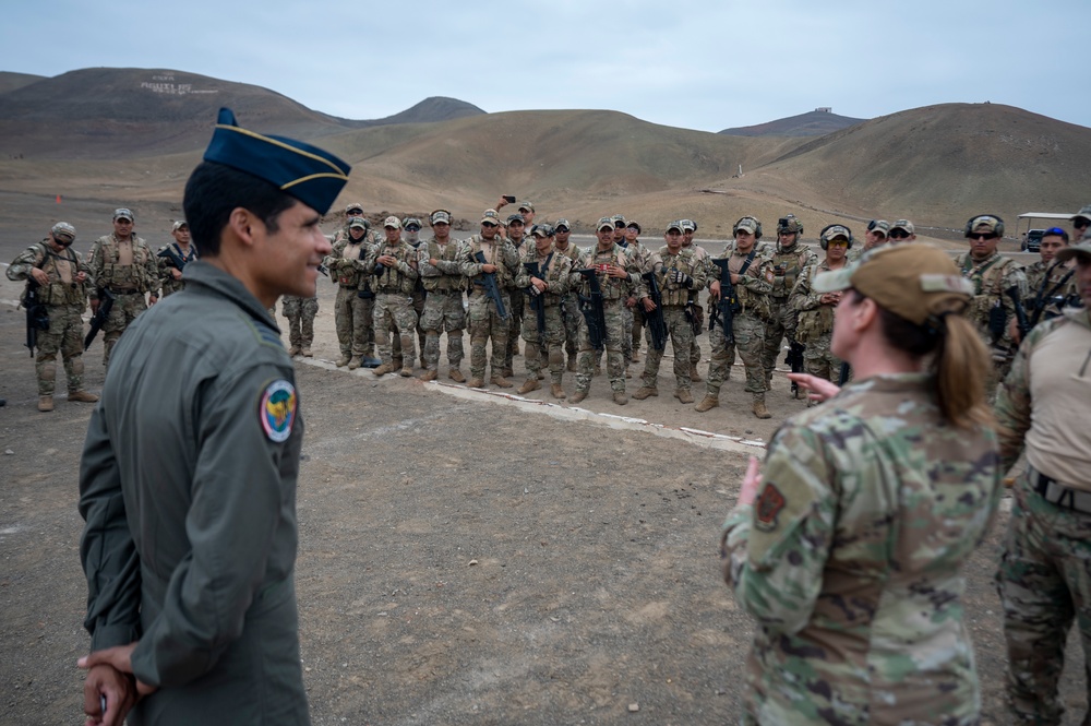 Resolute Sentinel Leadership Receive Special Forces Demonstration