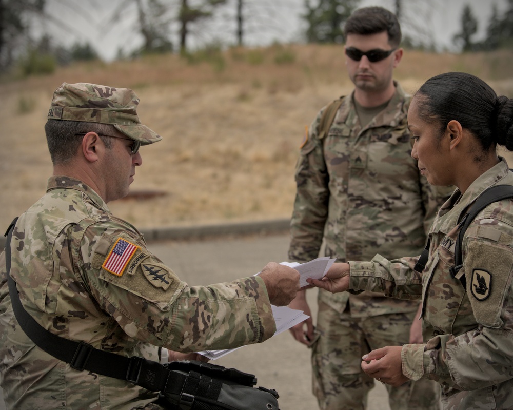 Washington National Guard Soldiers with the 56th Theater Information Group Conduct Training