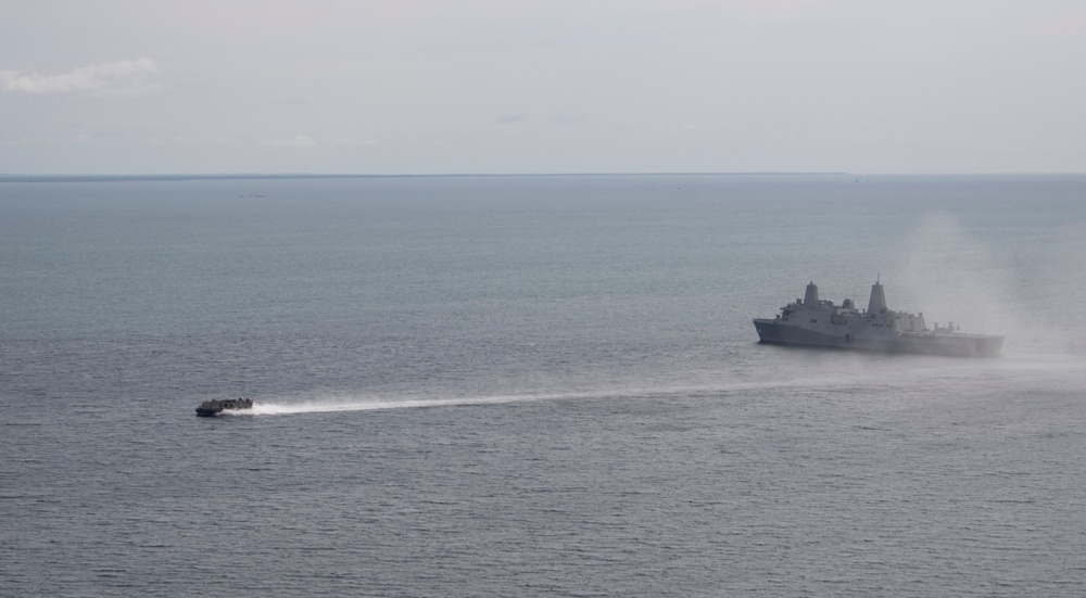 USS New York Conducts LCAC Operations in Colombia