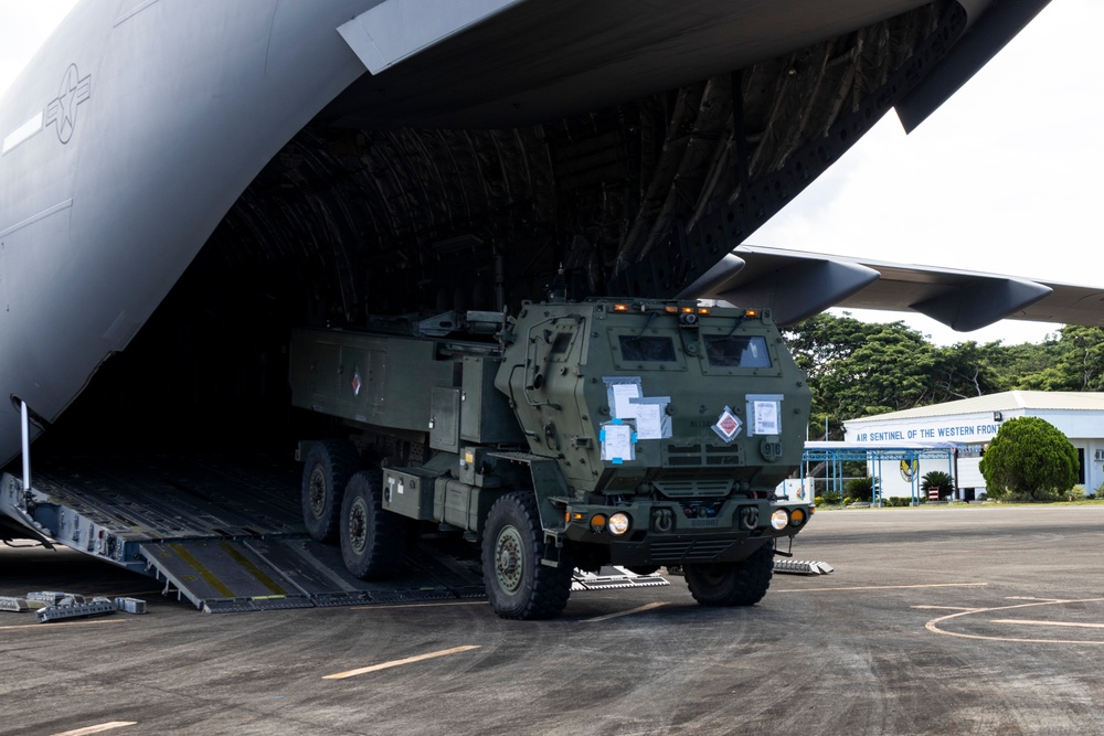 HIMARS: The Deployable Artillery Powerhouse Arrives