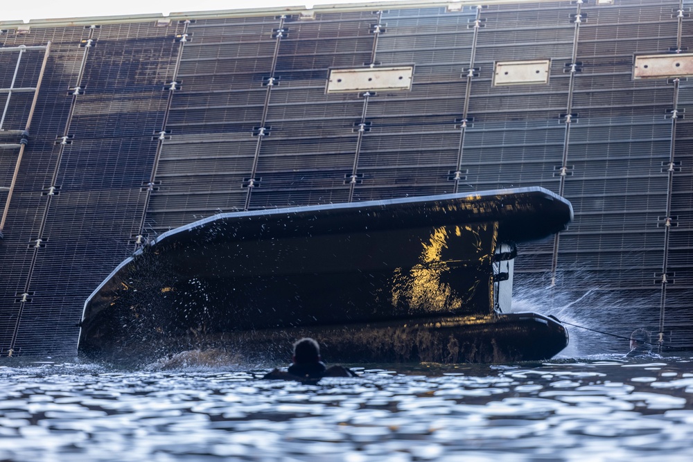 2/6 Golf Company Conducts Capsize Drills