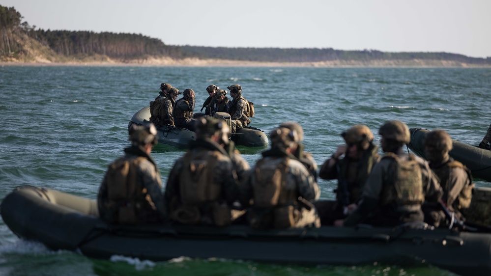 2/6 Golf Company Conducts Amphibious Raids