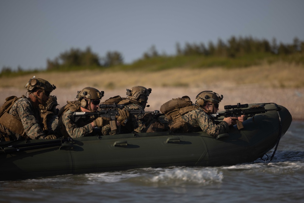 2/6 Golf Company Conducts Amphibious Raids